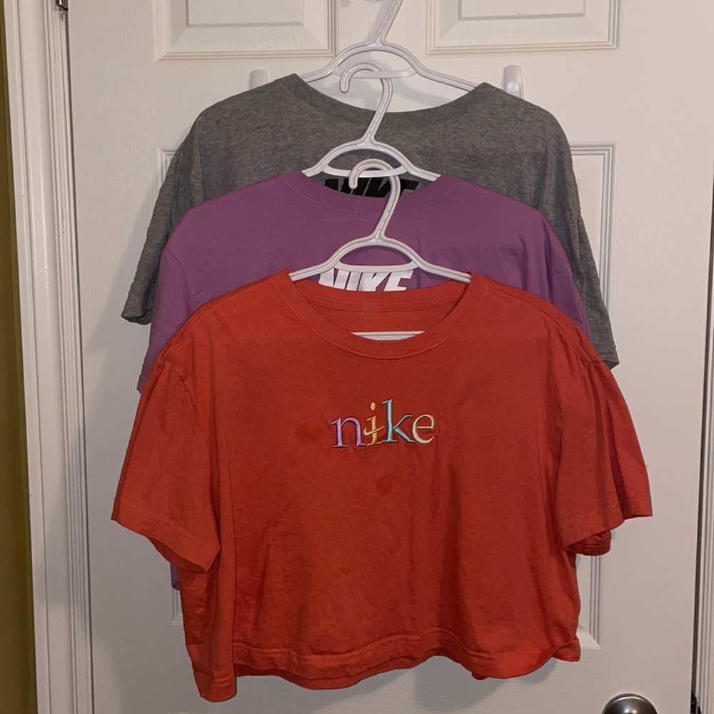 3 Nike cropped t-shirts all size L